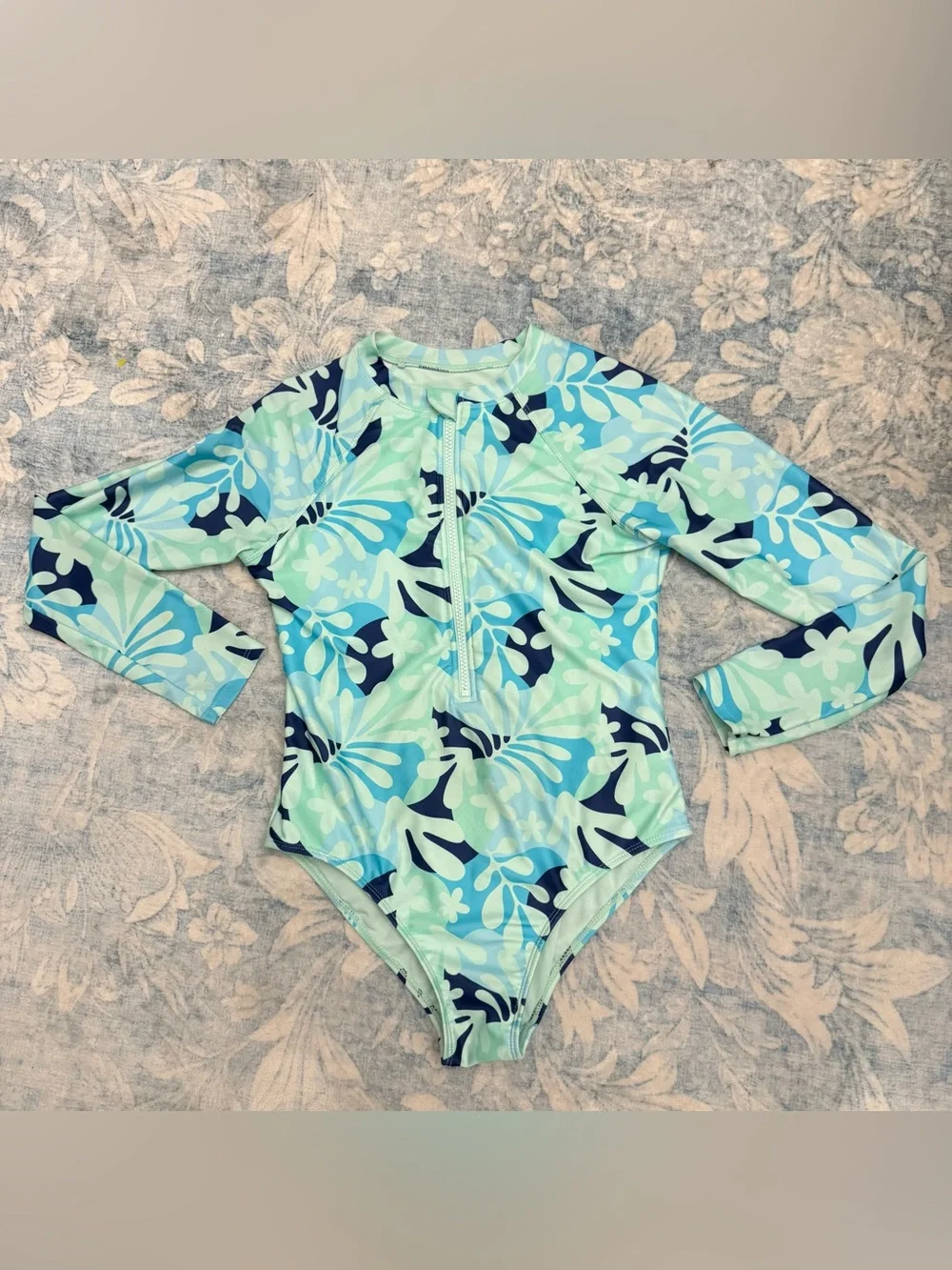Wonder nation Kids Long-Sleeve One-Piece Rash Guard Swimsuit size XL